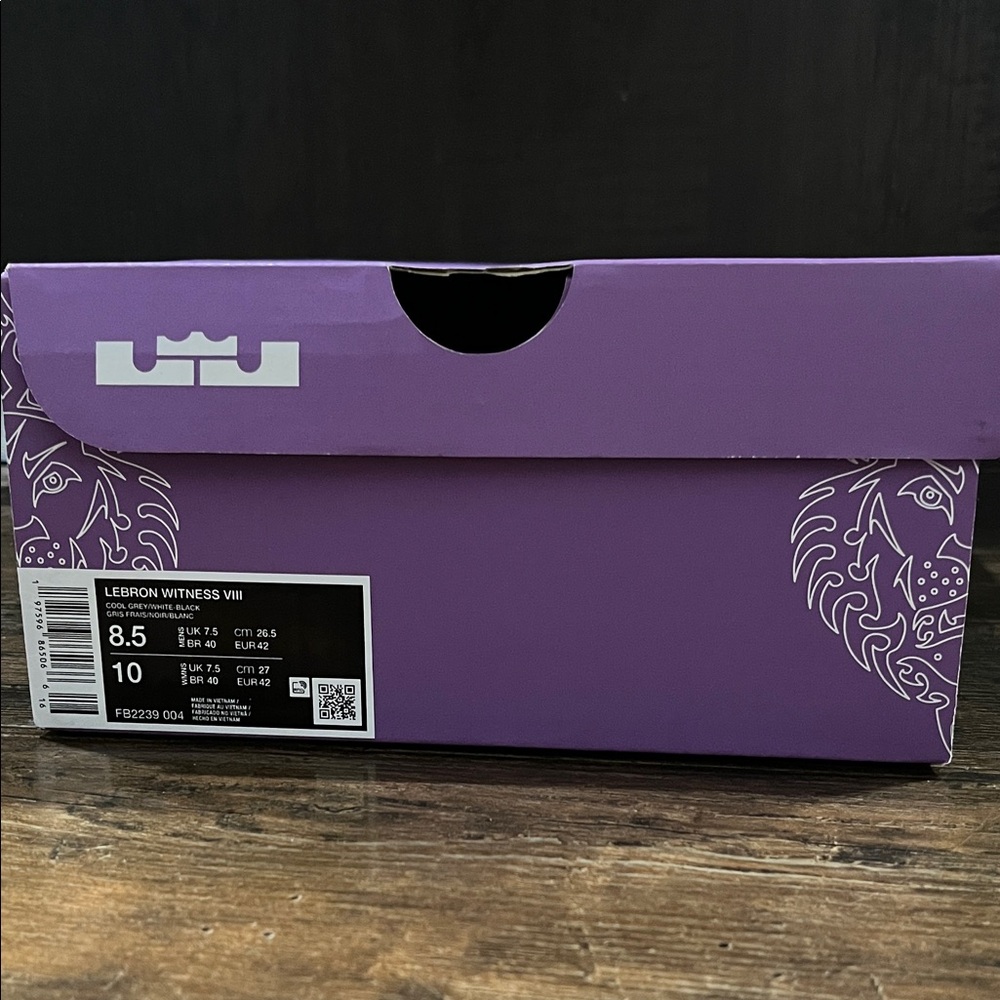 Nike LeBron Witness VIII Purple Athletic Shoes